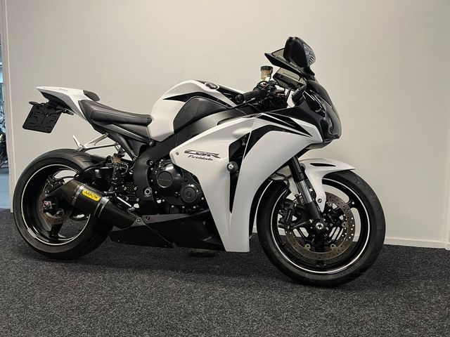 honda - cbr-1000-rr-fireblade