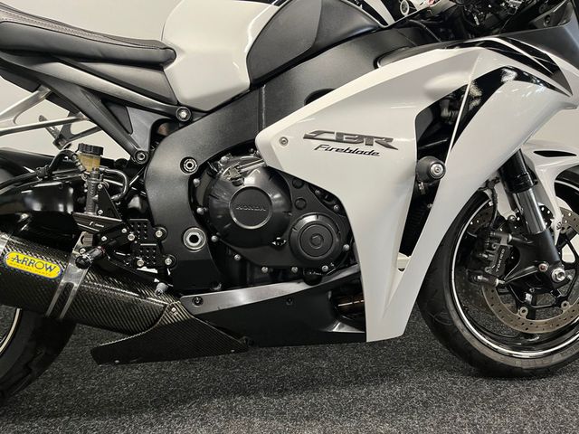 honda - cbr-1000-rr-fireblade