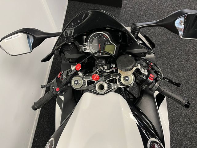 honda - cbr-1000-rr-fireblade