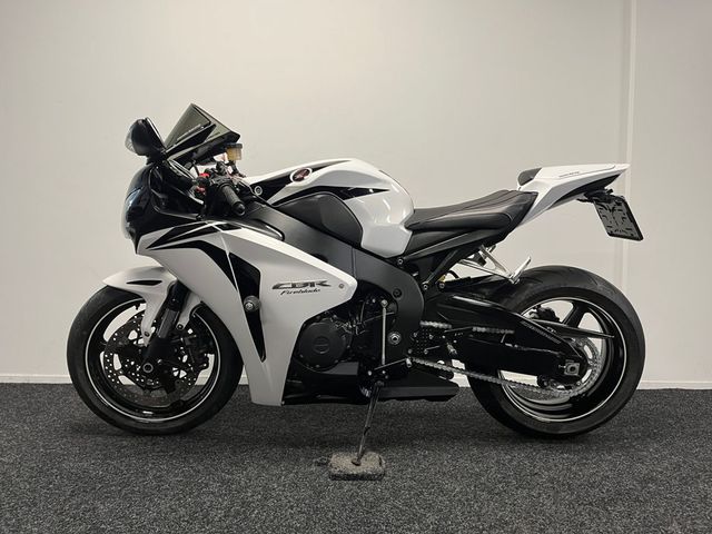 honda - cbr-1000-rr-fireblade