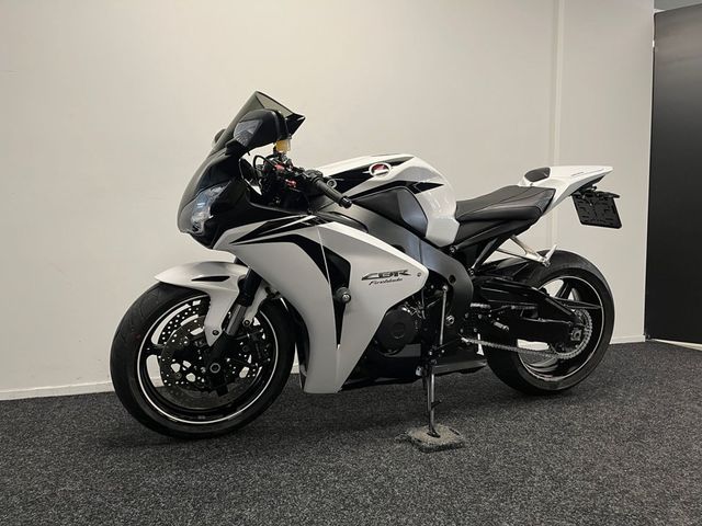 honda - cbr-1000-rr-fireblade