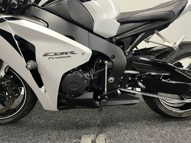 honda - cbr-1000-rr-fireblade