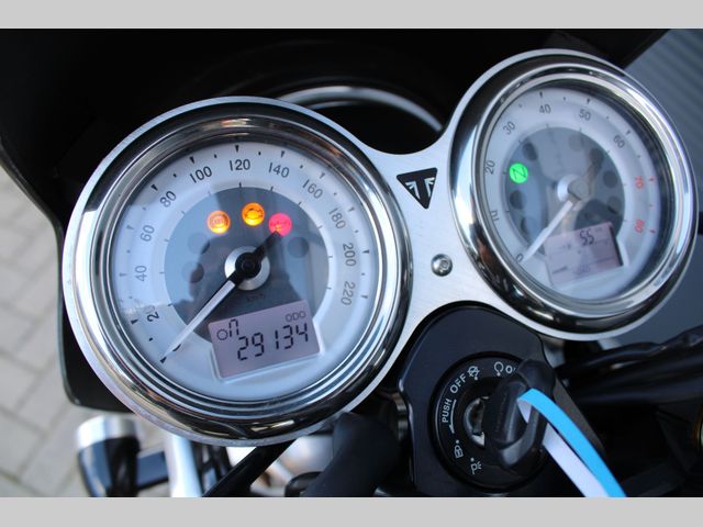 triumph - thruxton-1200-r