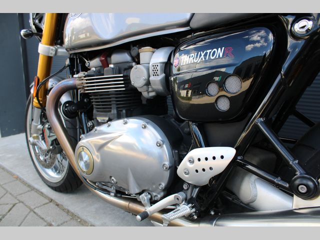 triumph - thruxton-1200-r