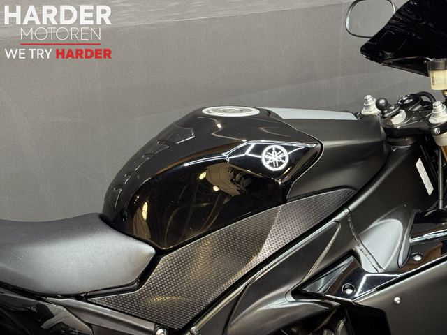 yamaha - yzf-r1