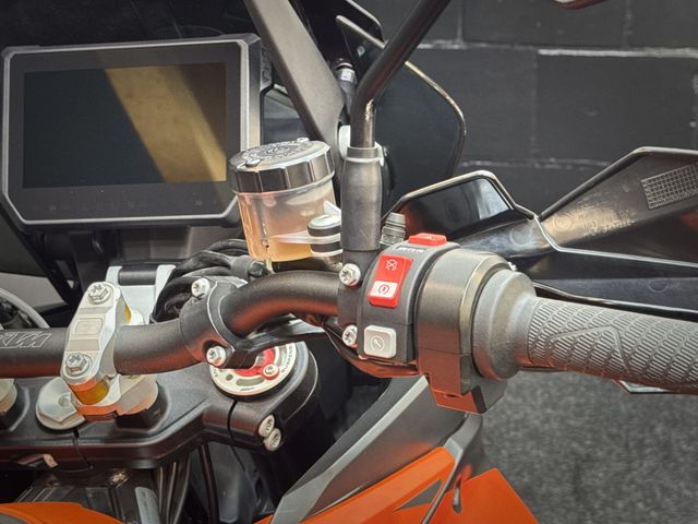 ktm - 1290-super-adventure-s