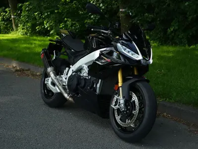 APRILIA TUONO V4 FACTORY – foto 4