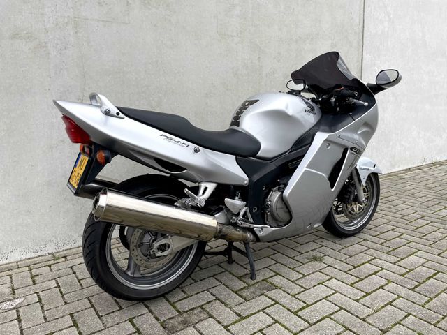 honda - cbr-1100--xx-super-blackbird