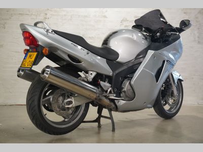 HONDA CBR 1100  XX SUPER BLACKBIRD – foto 3