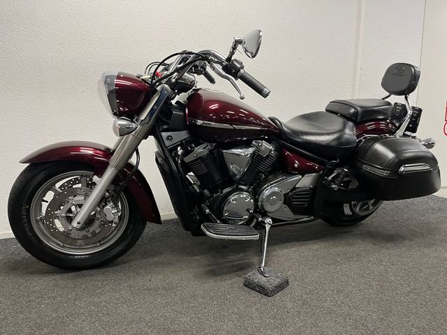 yamaha - xvs-1300-a-midnight-star