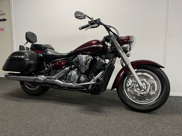 yamaha - xvs-1300-a-midnight-star