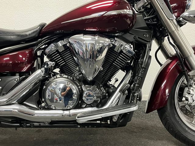 yamaha - xvs-1300-a-midnight-star
