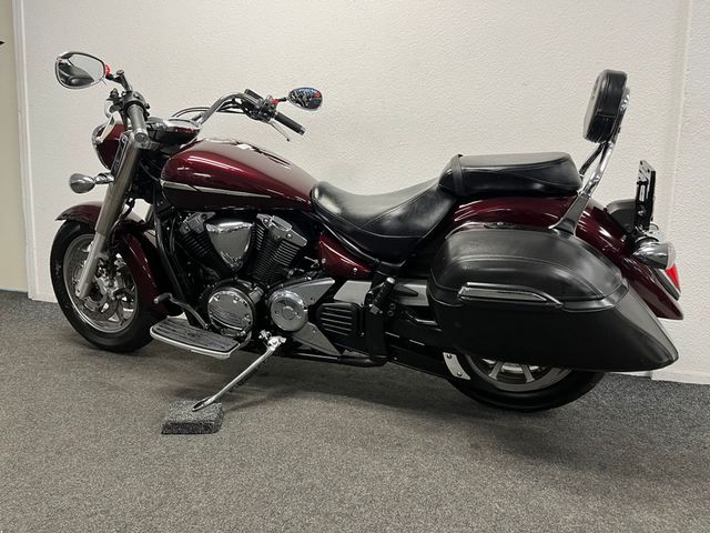 yamaha - xvs-1300-a-midnight-star