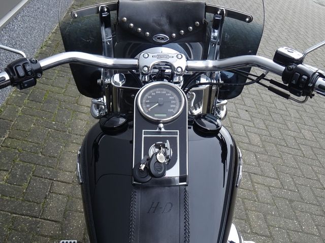 harley-davidson - softail-deluxe-flstn