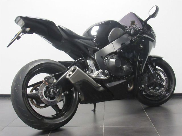 honda - cbr-1000-rr-fireblade