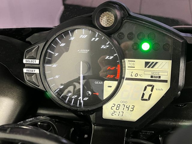 yamaha - yzf-r1