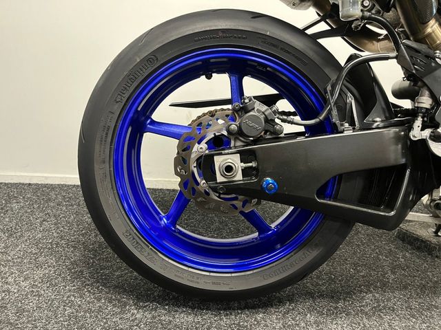 yamaha - yzf-r1