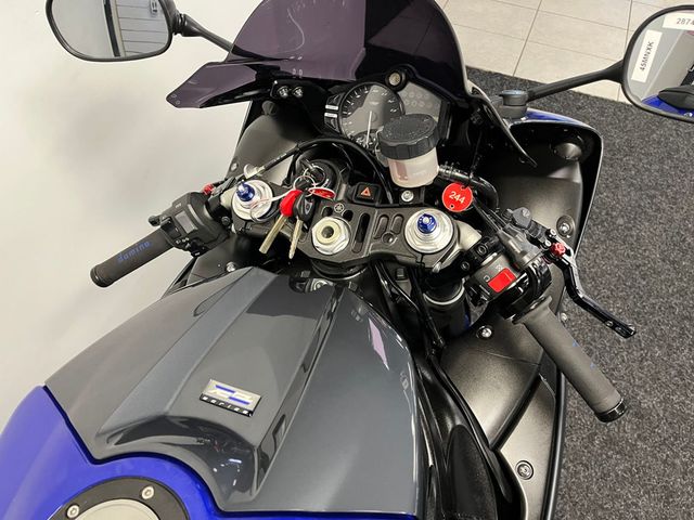 yamaha - yzf-r1