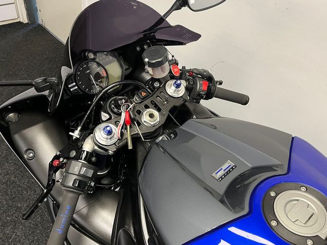 yamaha - yzf-r1