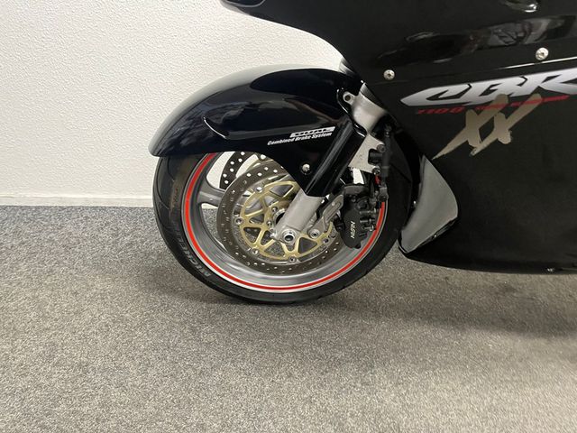 honda - cbr-1100--xx-super-blackbird