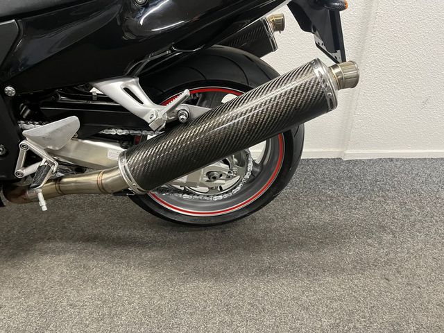 honda - cbr-1100--xx-super-blackbird