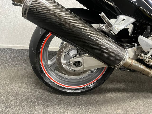 honda - cbr-1100--xx-super-blackbird