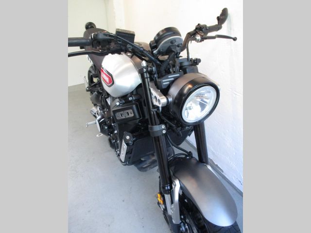 yamaha - xsr-900