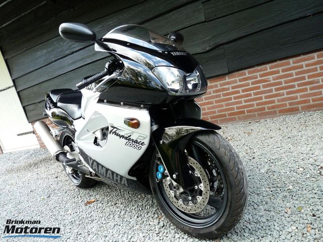 yamaha - yzf-1000-r-thunderace