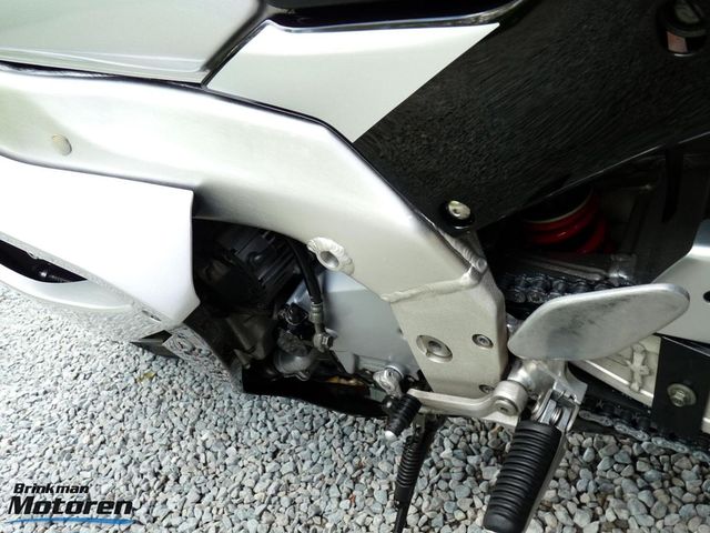 yamaha - yzf-1000-r-thunderace