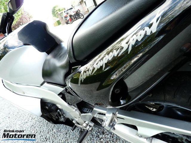 yamaha - yzf-1000-r-thunderace