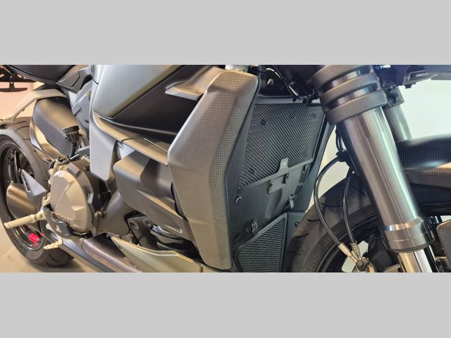 ducati - streetfighter-v2
