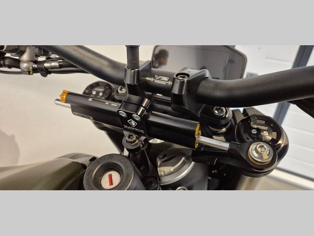 ducati - streetfighter-v2