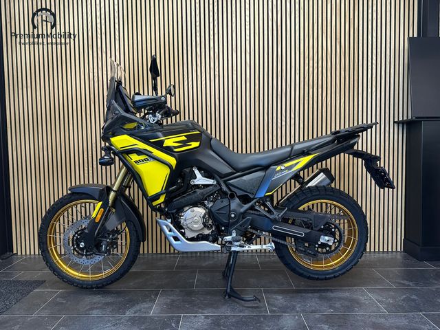 voge - 800-rally