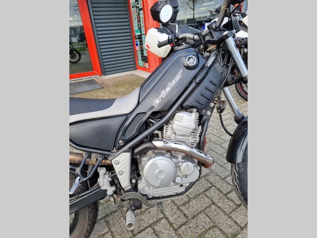 yamaha - xg-250-tricker