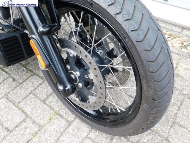 bmw - r-18