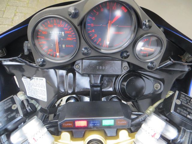 honda - vf-1000-r