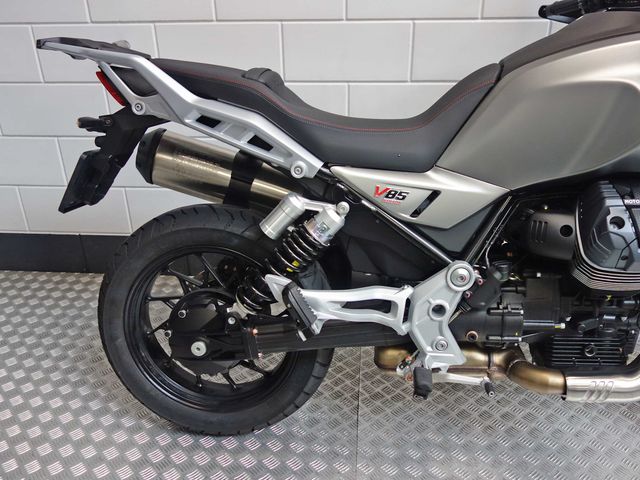 moto-guzzi - v-85-strada