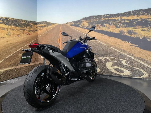 bmw - r-1300-r