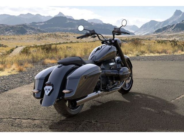 bmw - r-18-rocktane