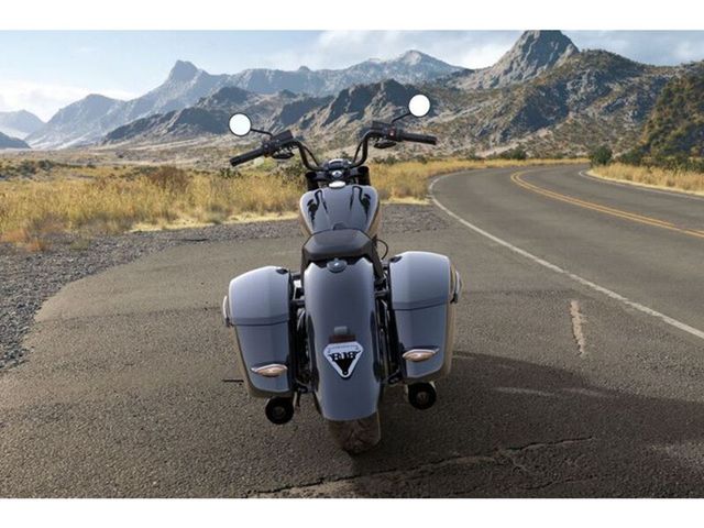 bmw - r-18-rocktane