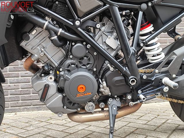ktm - 1290-super-duke-r