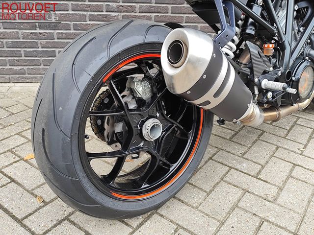 ktm - 1290-super-duke-r