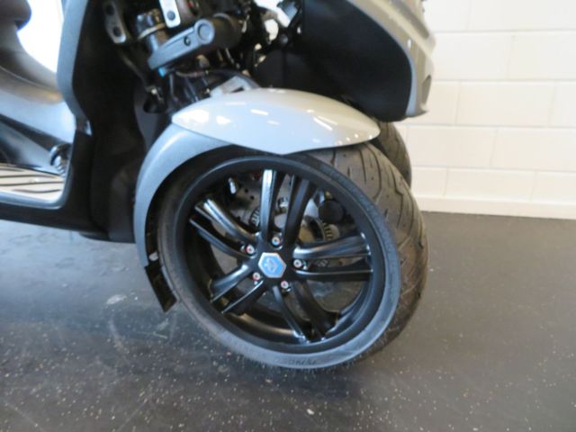 piaggio - mp3-300-hpe-sport
