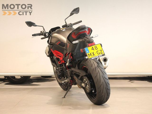 kawasaki - z900