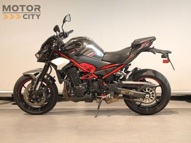 kawasaki - z900
