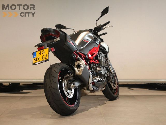 kawasaki - z900