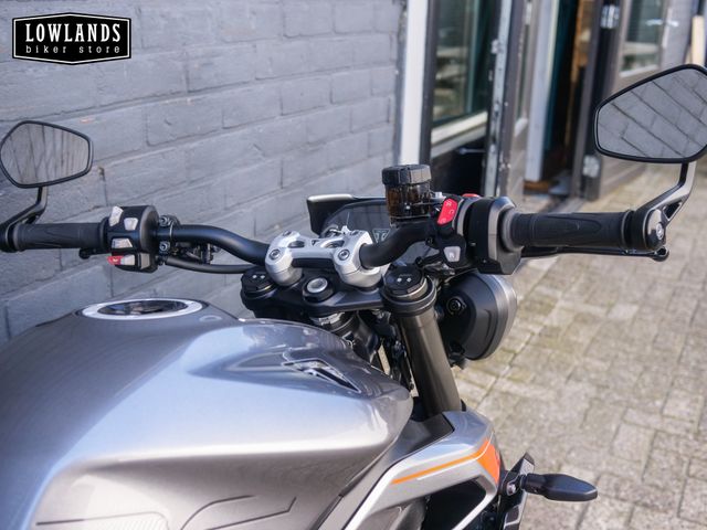 triumph - street-triple-rs