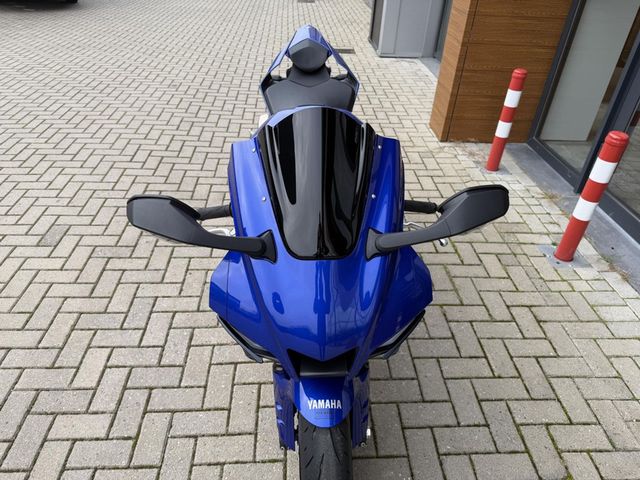 yamaha - r1