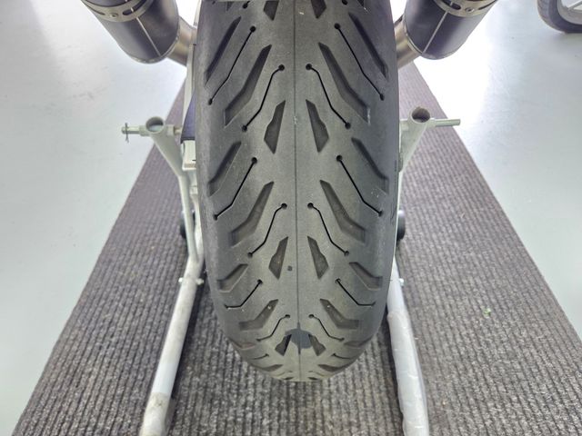 aprilia - rsv-1000-r