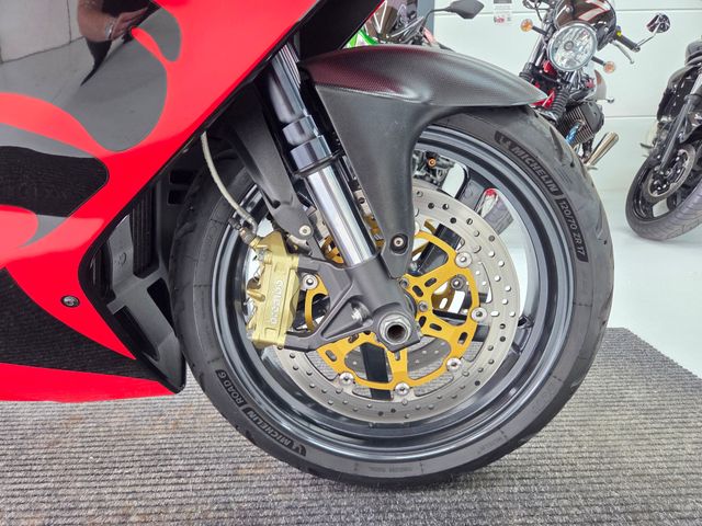 aprilia - rsv-1000-r